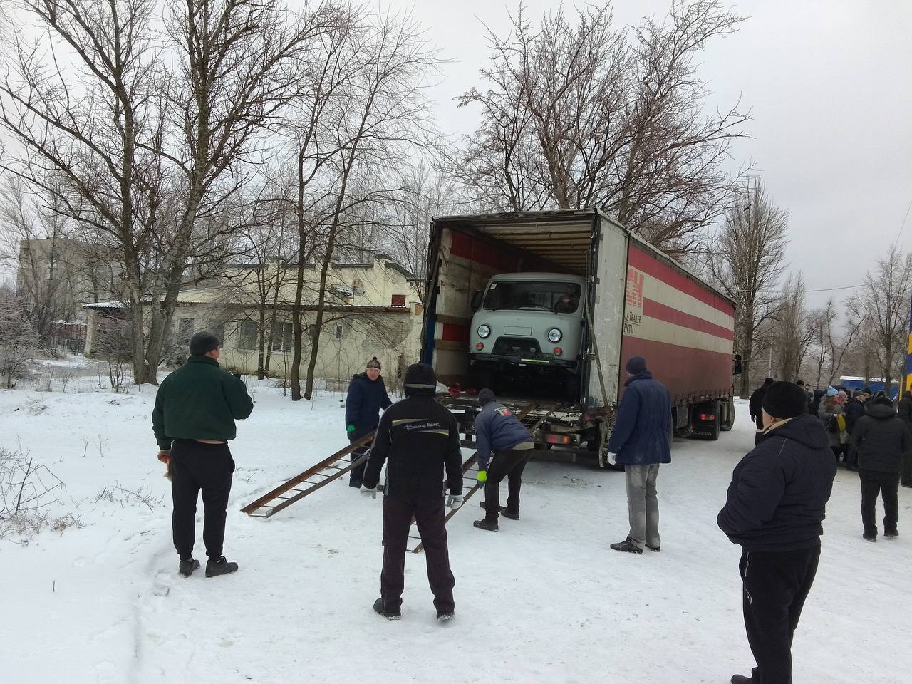 Глава Лениногорского района Рягат Хусаинов доставил гуманитарную помощь  нашим бойцам | 18.12.2023 | Лениногорск - БезФормата